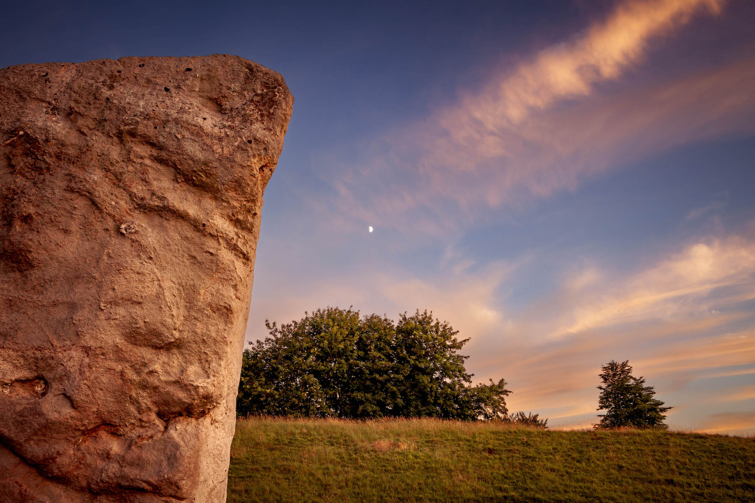 Stone-and-Moon-Avebury