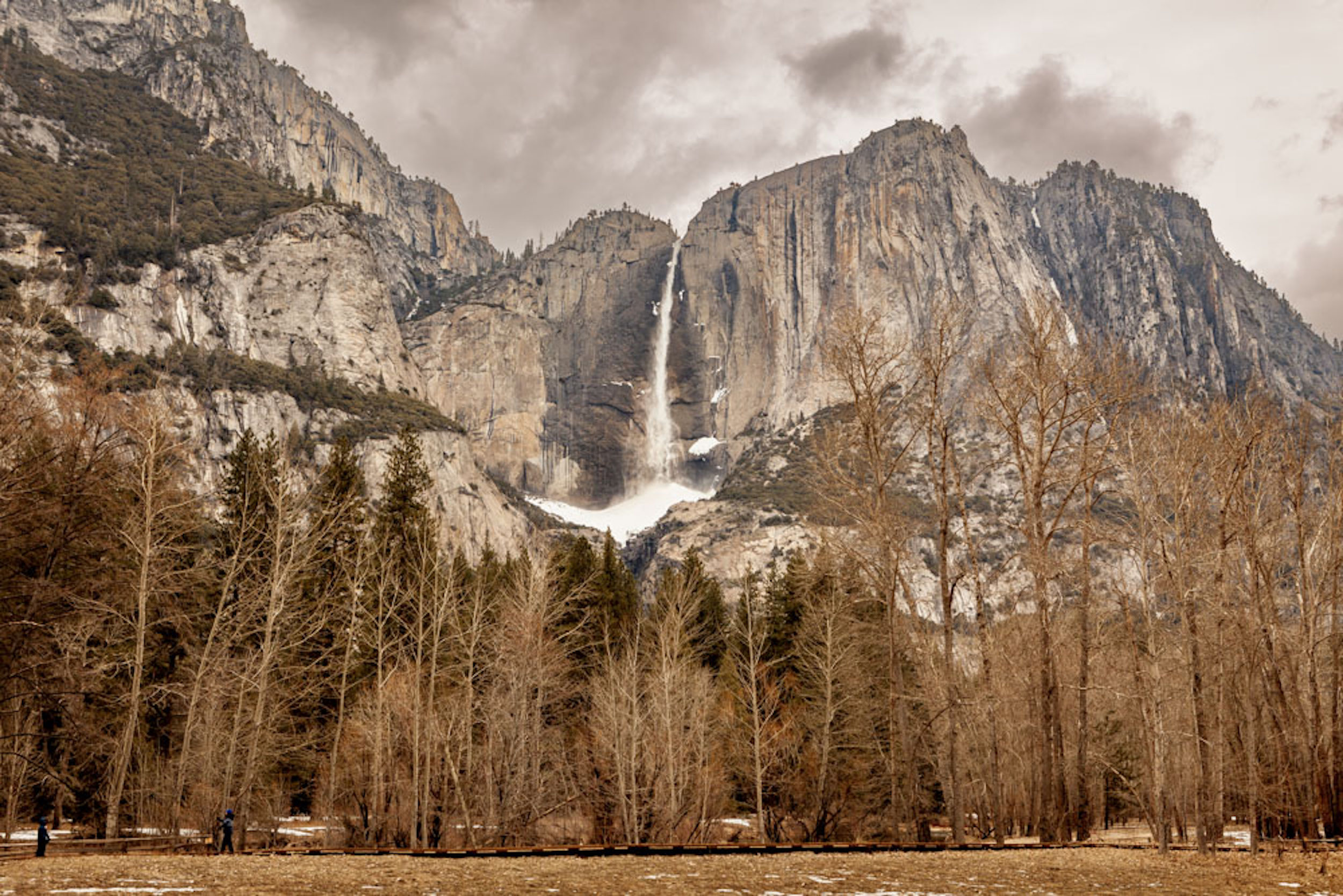 Yosemite-Falls