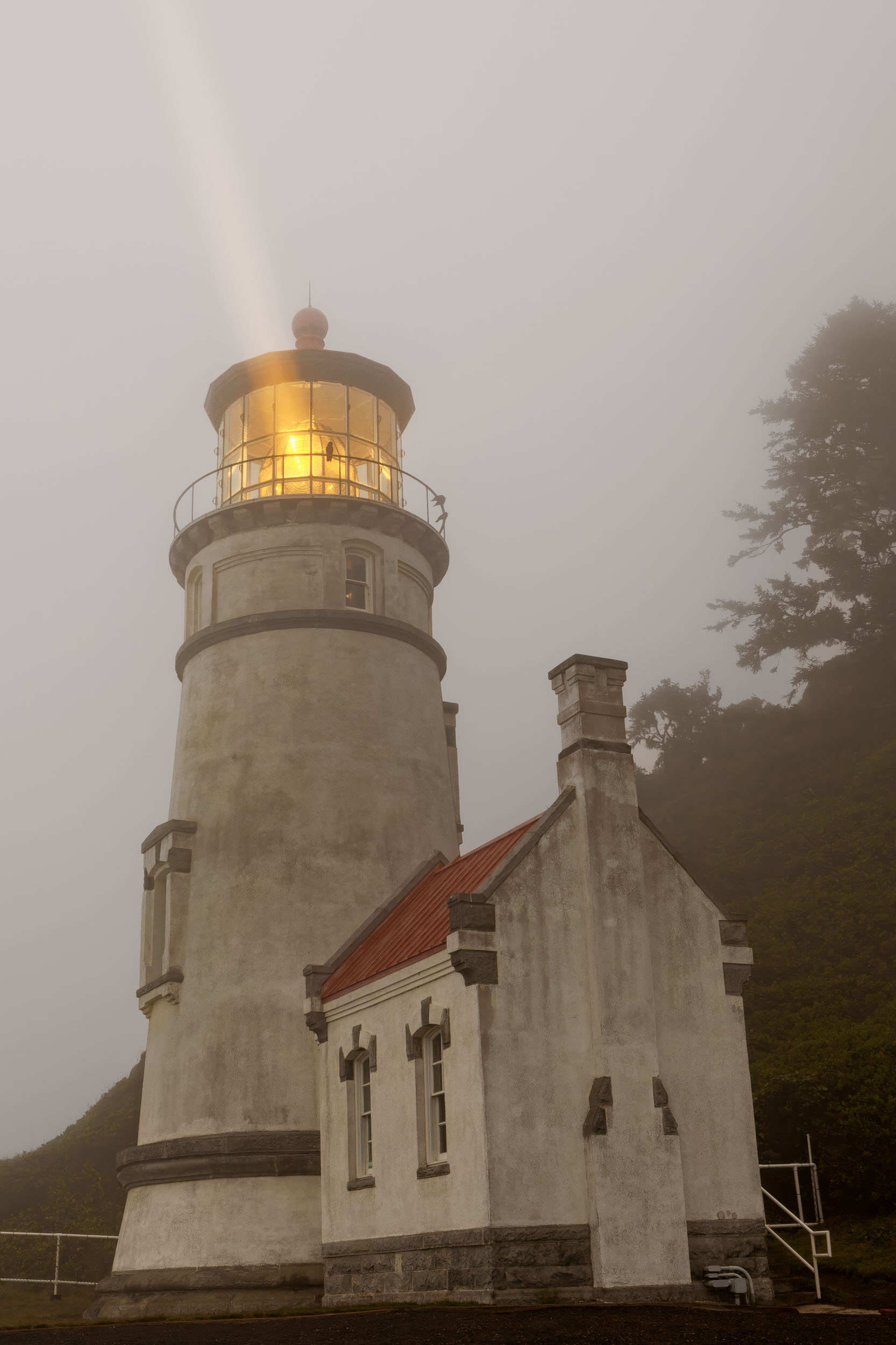 Lighthouse-light-Topaz-Clean